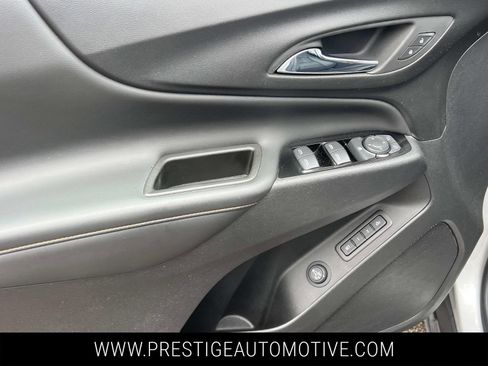 Used 2022 Chevrolet Equinox Premier image 18