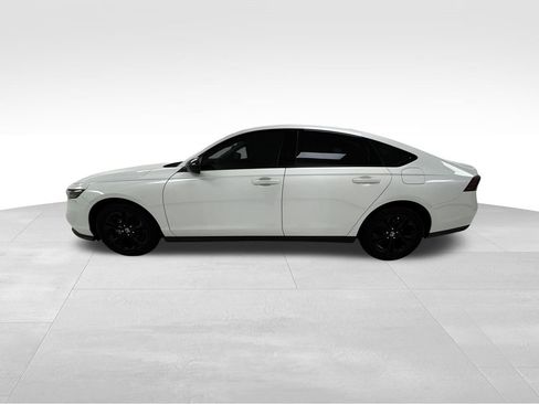 Used 2025 Honda Accord SE image 4