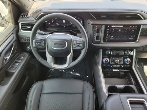 Used 2023 GMC Yukon Denali AWD/4WD image 13