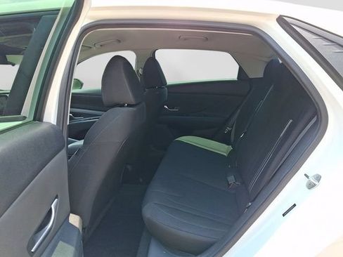 Used 2023 Hyundai Elantra SEL w/ Convenience Package FWD image 12