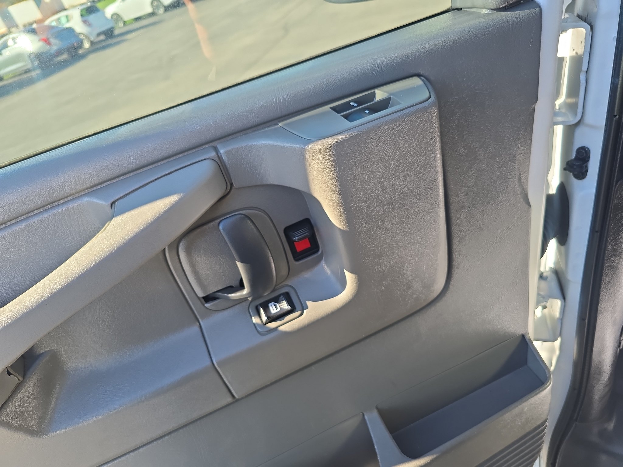 Used 2015 Chevrolet Express 2500 RWD image 20