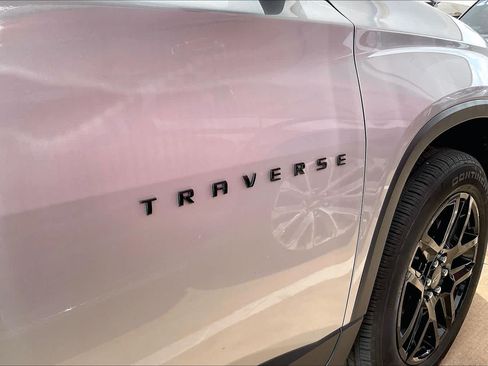 Used 2020 Chevrolet Traverse LS w/ LPO, Blackout Package FWD image 29