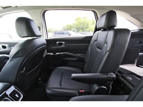 Certified 2023 Kia Sorento SX FWD image 12