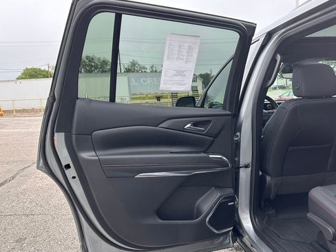 Used 2024 Chevrolet Traverse RS w/ LPO, Floor Liner Package AWD/4WD image 17