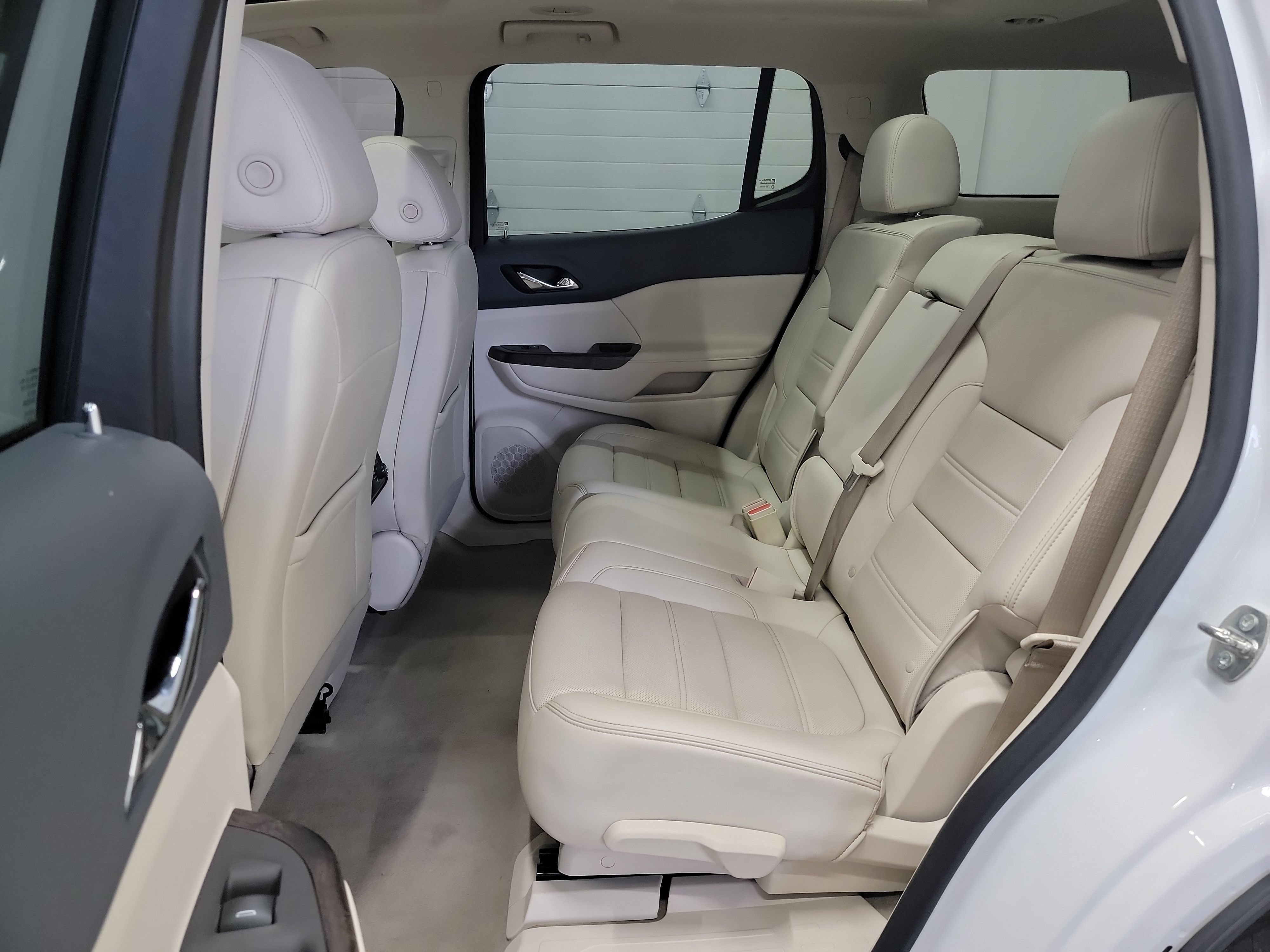 Used 2022 GMC Acadia Denali w/ Denali Ultimate Package AWD/4WD image 28