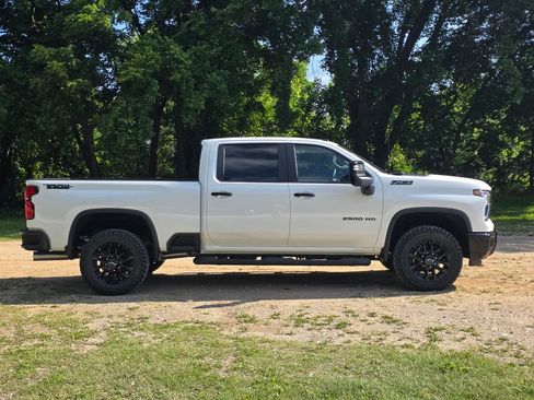 New 2026 Chevrolet Silverado 2500 LT w/ Trail Boss Package AWD/4WD image 2