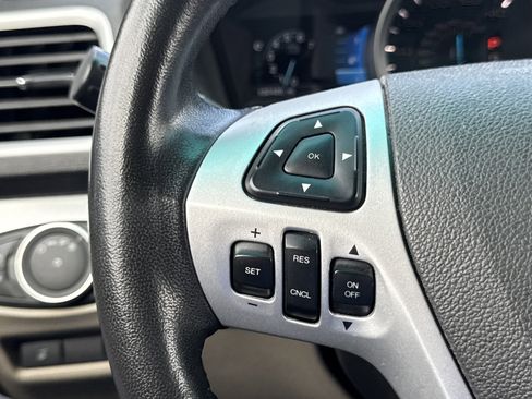 Used 2012 Ford Explorer XLT image 13