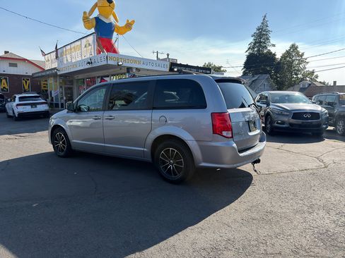 Used 2018 Dodge Grand Caravan GT FWD image 4