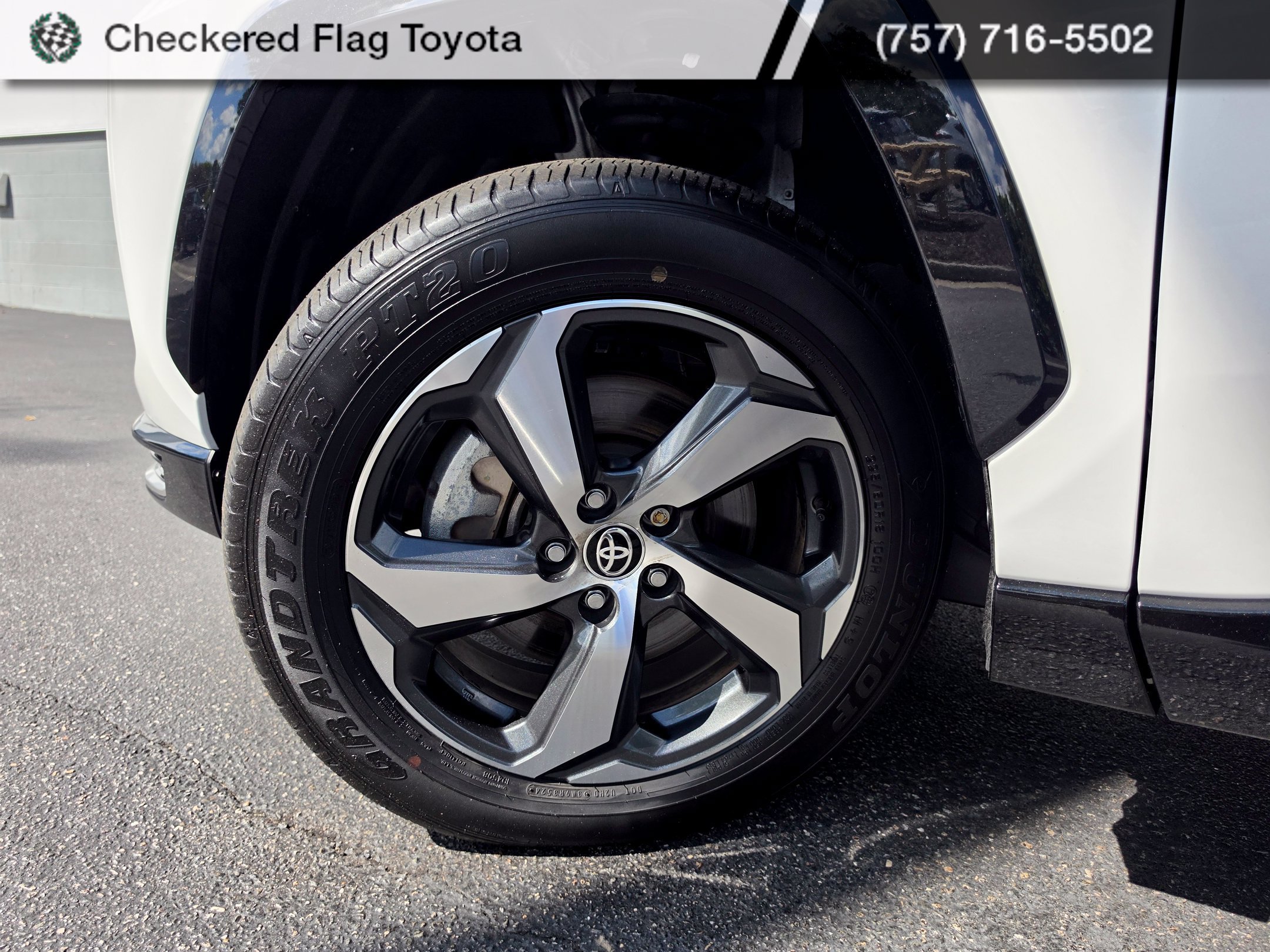 Used 2024 Toyota RAV4 SE w/ Weather & Moonroof Package AWD/4WD image 9