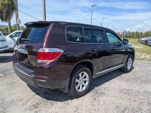 Used 2012 Toyota Highlander FWD w/ Cold Weather Pkg image 4
