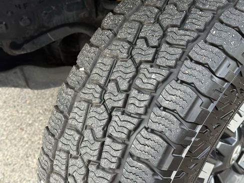 Certified 2021 Toyota Tacoma TRD Off-Road image 38