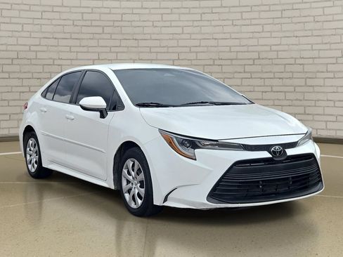 Used 2024 Toyota Corolla LE FWD image 3