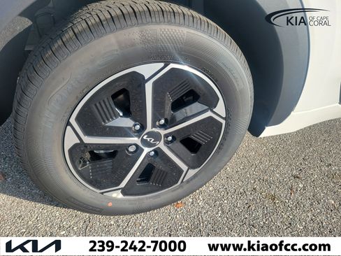 New 2026 Kia Niro LX FWD image 9