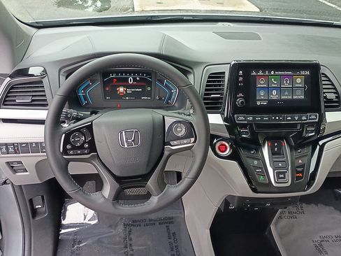 Used 2024 Honda Odyssey Touring image 11