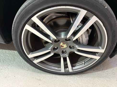 Used 2012 Porsche Cayenne S AWD/4WD image 36