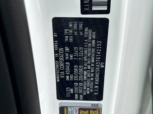 New 2026 Kia Carnival EX image 28