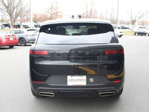 Used 2025 Land Rover Range Rover Sport SE image 7