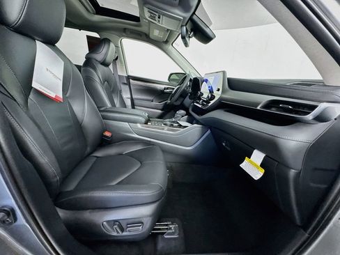 New 2026 Toyota Highlander Limited AWD/4WD image 29