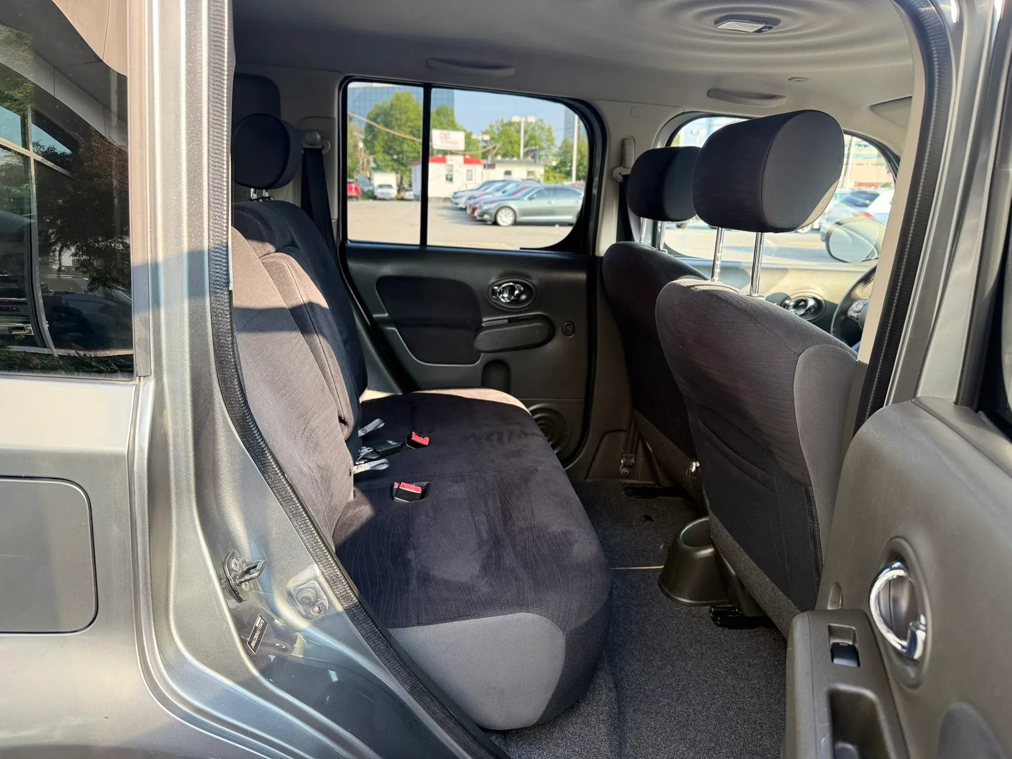Used 2010 Nissan Cube 1.8 S w/ Interior Designer Pkg FWD image 28