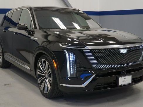 New 2026 Cadillac Vistiq Premium Luxury AWD/4WD image 8