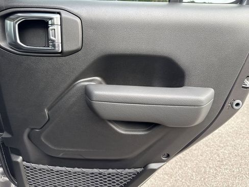 New 2025 Jeep Gladiator Willys image 34