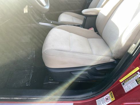 Used 2016 Toyota Corolla LE image 13