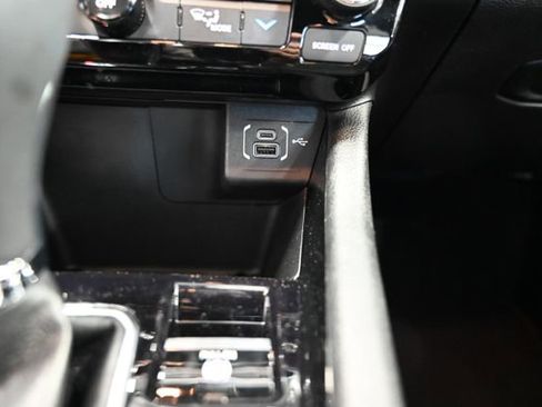 Used 2023 Jeep Compass Limited image 21