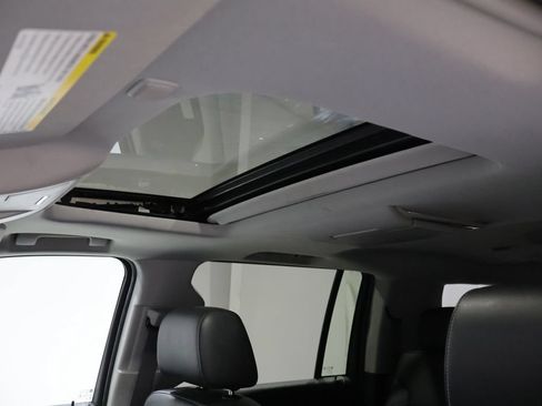Used 2015 Chevrolet Suburban LTZ AWD/4WD image 11