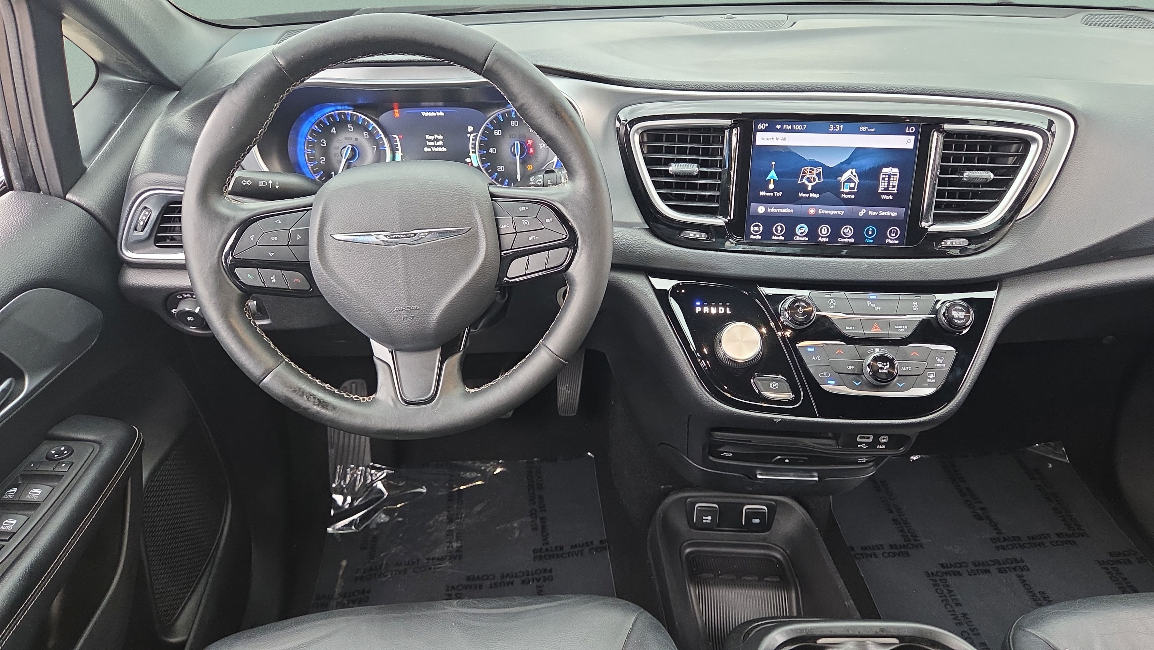 Used 2019 Chrysler Pacifica Touring-L Plus w/ S Appearance Package FWD image 12