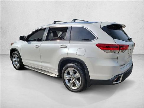 Used 2017 Toyota Highlander Limited image 5