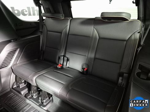 Used 2024 GMC Yukon SLT w/ SLT Luxury Package image 24