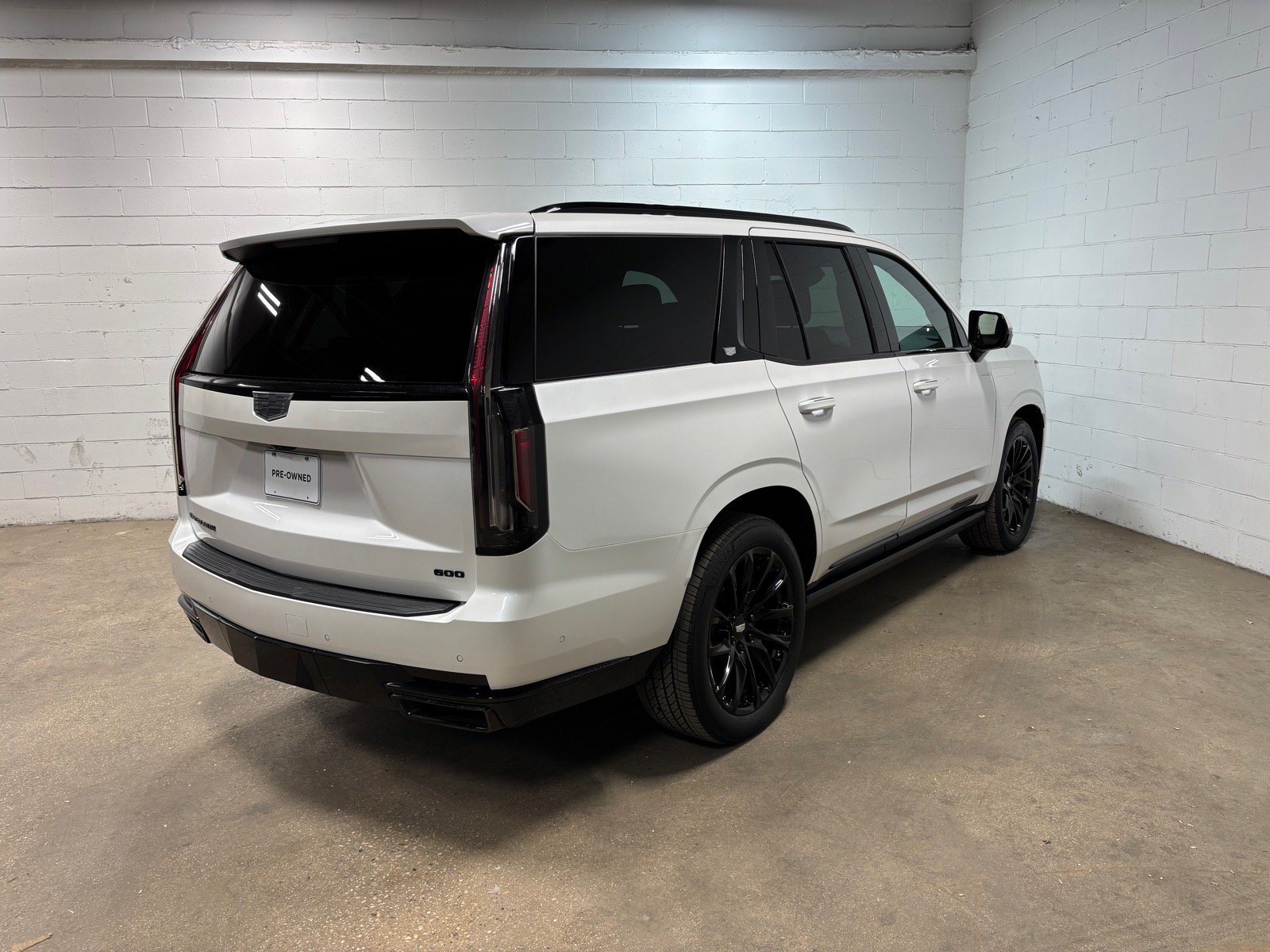 Used 2023 Cadillac Escalade Sport w/ LPO, ONYX Package AWD/4WD image 6
