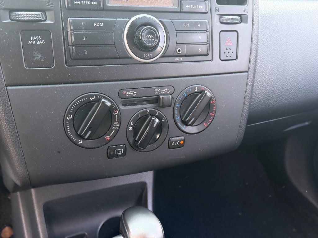 Used 2011 Nissan Versa 1.8 S w/ Plus Pkg FWD image 13