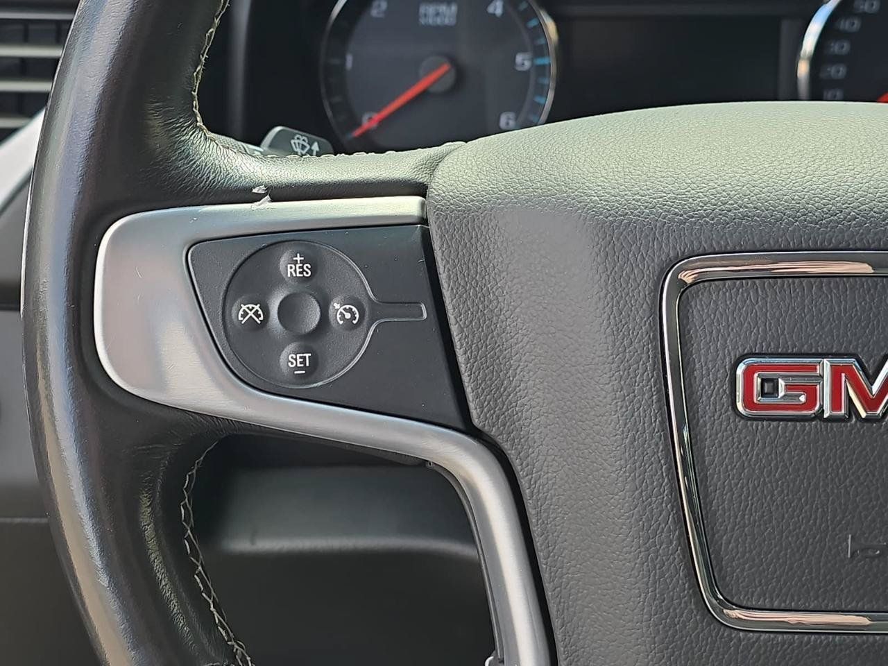 Used 2019 GMC Yukon XL SLE AWD/4WD image 15