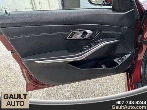 Used 2022 BMW 330i xDrive Sedan w/ Premium Package image 12