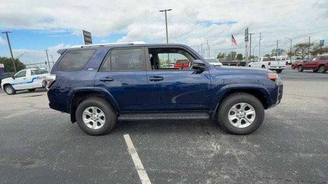 Used 2016 Toyota 4Runner SR5 AWD/4WD image 9