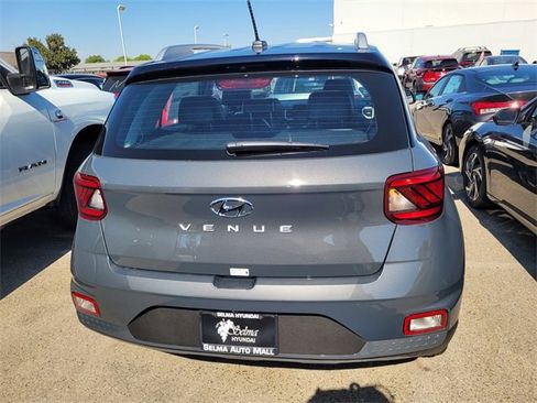 New 2025 Hyundai Venue Limited image 4