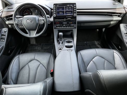 Used 2022 Toyota Avalon XLE image 9