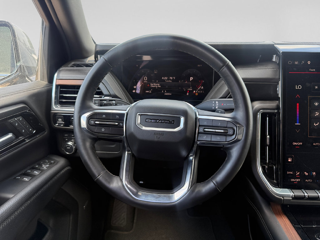 Used 2025 GMC Yukon Denali AWD/4WD image 15