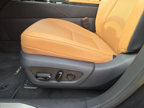 Certified 2024 Lexus RX 350 Premium w/ Accessory Package (Z1) image 17