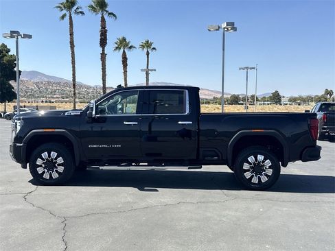 New 2025 GMC Sierra 2500 Denali w/ Denali Reserve Package image 3