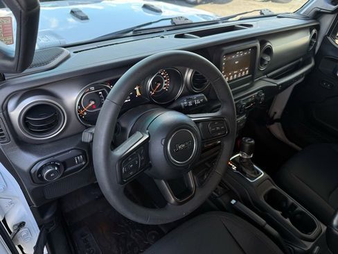 Used 2023 Jeep Wrangler Unlimited Sport image 17