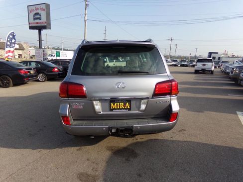 Used 2008 Lexus LX 570 4WD image 3