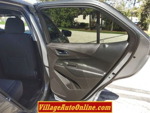 Used 2018 Chevrolet Equinox LT FWD image 32