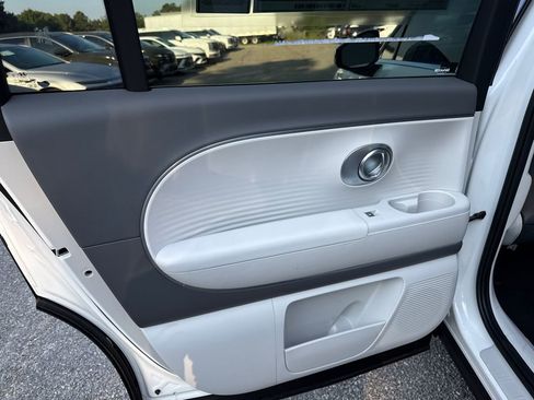 New 2026 Hyundai Ioniq 9 SE image 12