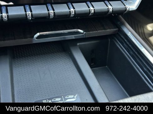 New 2026 GMC Acadia Denali Ultimate w/ LPO, Floor Liner Package AWD/4WD image 16