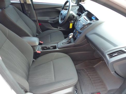 Used 2016 Ford Focus SE image 24