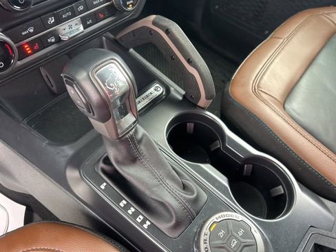 Used 2024 Ford Bronco Outer Banks image 27