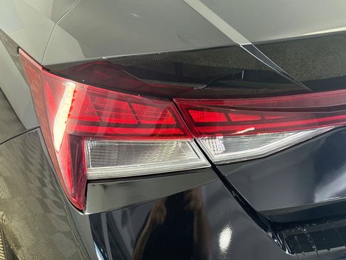 Used 2023 Hyundai Elantra Limited FWD image 36