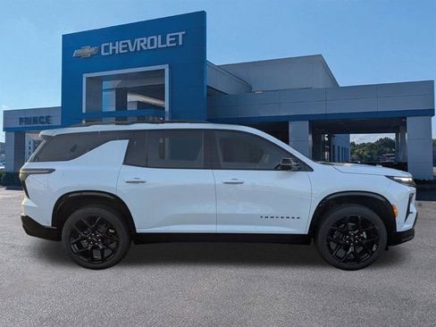 New 2026 Chevrolet Traverse RS w/ LPO, Floor Liner Package FWD image 2